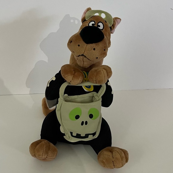 Hallmark Scooby-Doo Boo! Halloween Plush With Tags - Picture 9 of 9
